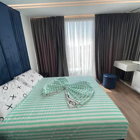 Perla Luxury Penthouse Lägenhet Tirana