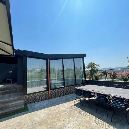 Perla Luxury Penthouse 티라나