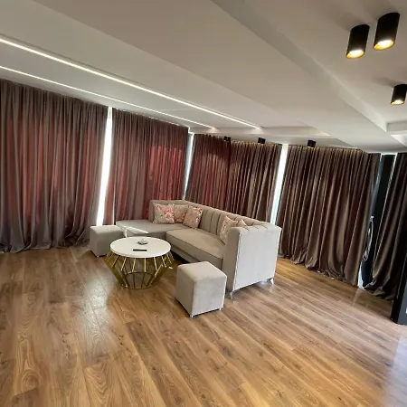 דירה Perla Luxury Penthouse טיראנה
