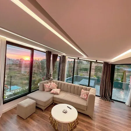 Perla Luxury Penthouse 아파트